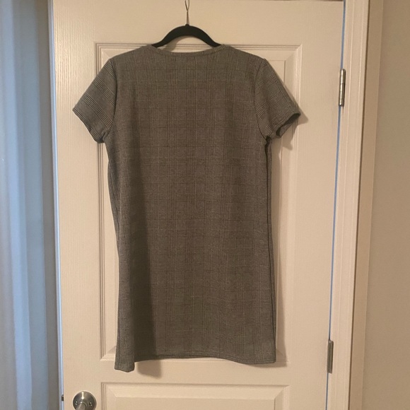 NWT t-shirt dress - Picture 2 of 4